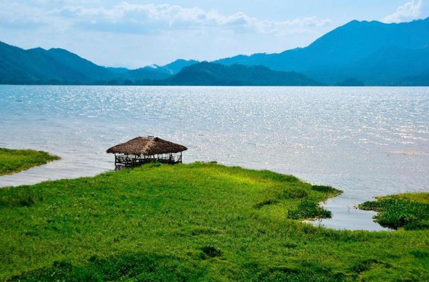 Lake Yojoa (Lago de Yojoa), Between Cortés & Comayagua, Honduras